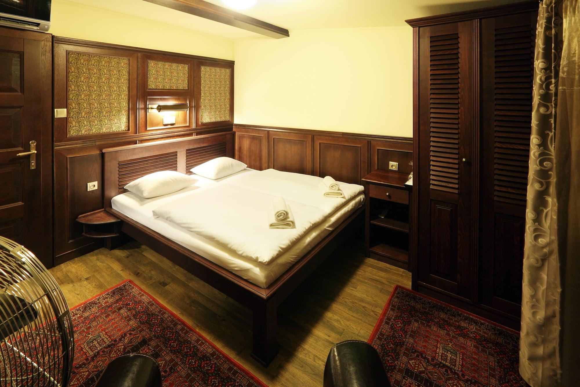 Boat Matylda Bateau-hôtel 4*